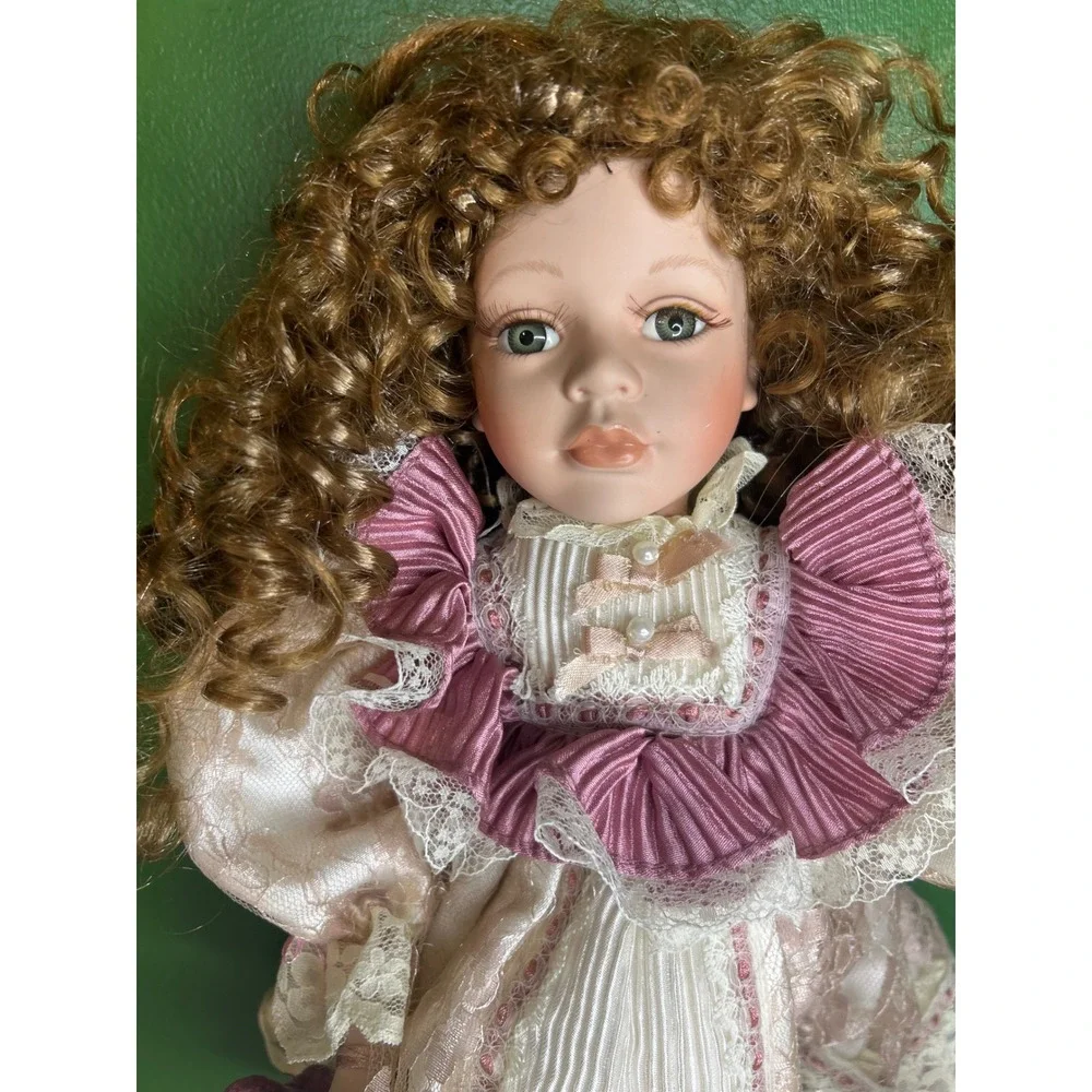 Duck House Heirloom Dolls Porcelain Doll Pink Lace Victorian Gown 2001 Nita Tag
